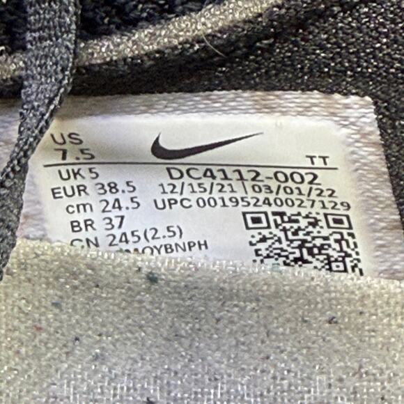 Nike Air VaporMax 2021 Flyknit Womens Size 7.5 US Black Silver Running Shoes - Picture 8 of 9